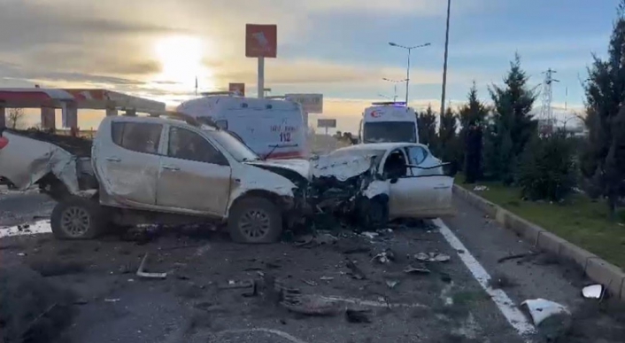 Diyarbakırda zincirleme kaza: 5 yaralı