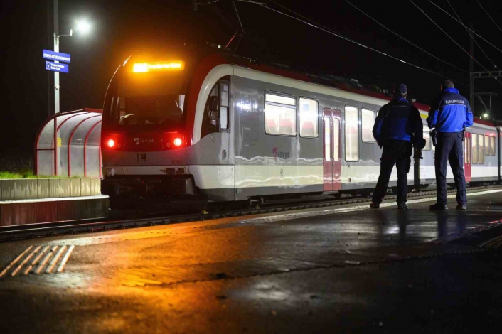 İsviçrede 15 kişiyi rehin alan baltalı saldırgan vurularak etkisiz hale getirildi