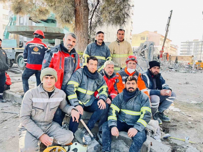 Şırnak Belediyesinden depremzedelere destek